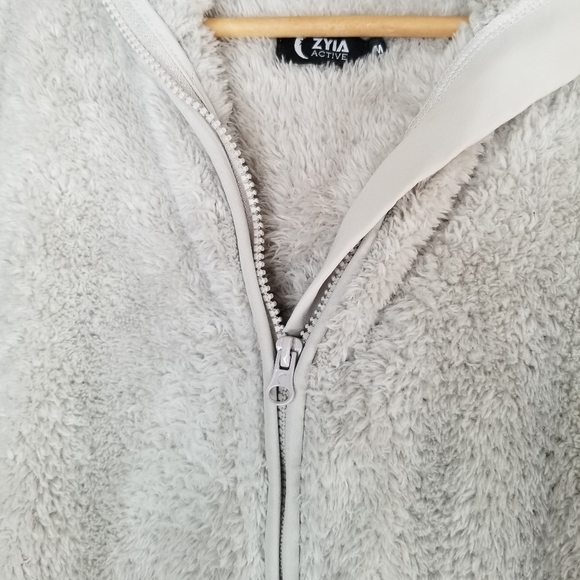 ZYIA Storm Sherpa Block Zipper Teddy Bear Hooded Jacket in Light Gray - Picture 7 of 11